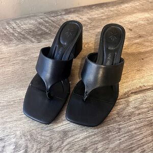 Block heel black thong sandals